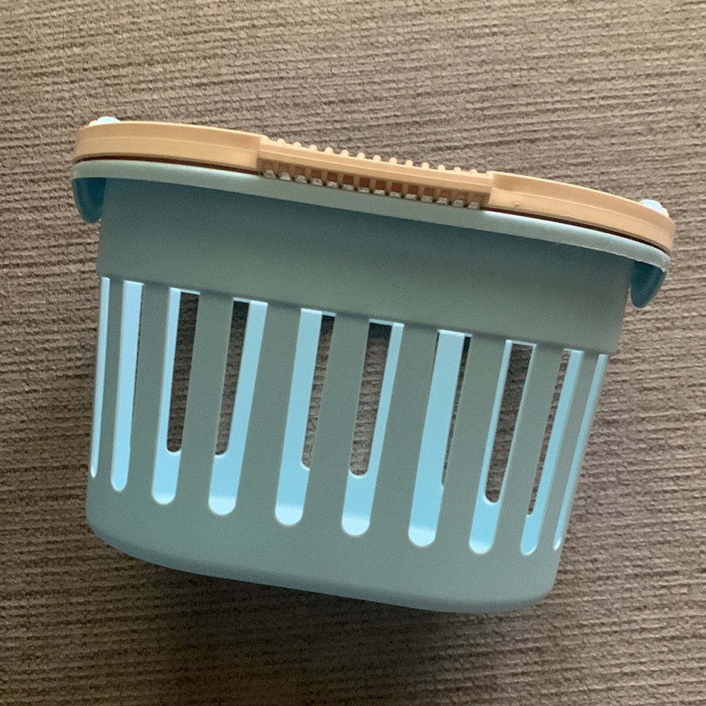 Storage basket